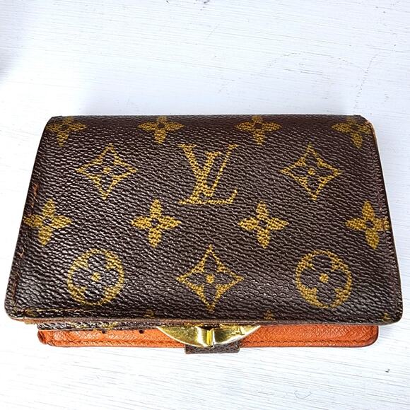 Louis Vuitton Vintage Monogram Canvas Kisslock Wallet - Picture 6 of 15